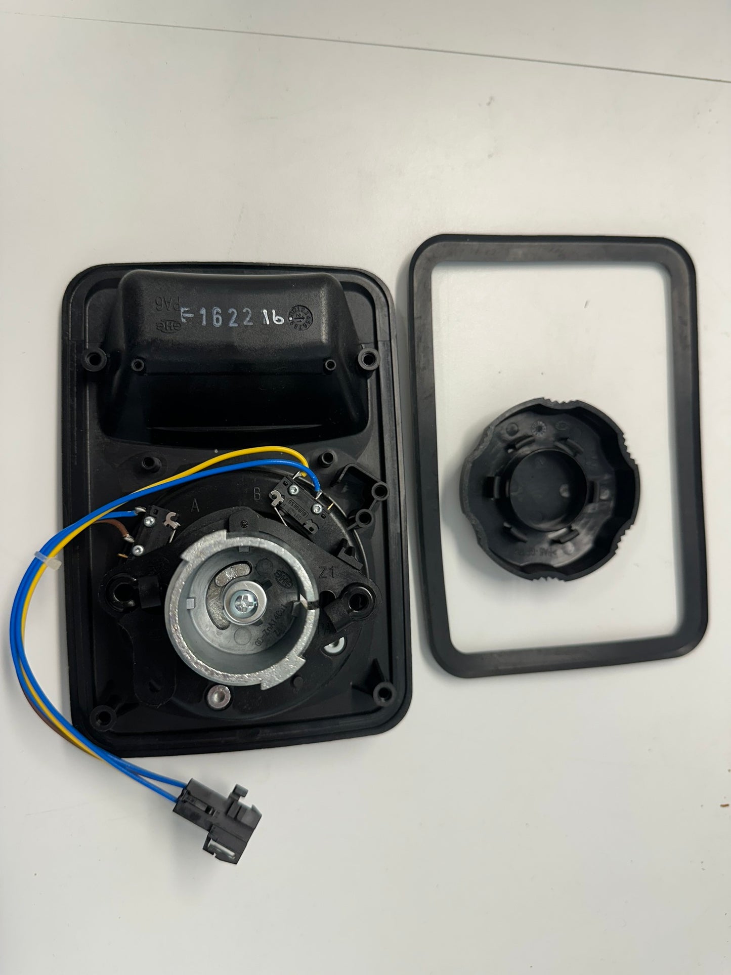 AGE2641 - Van Hool Door Lock