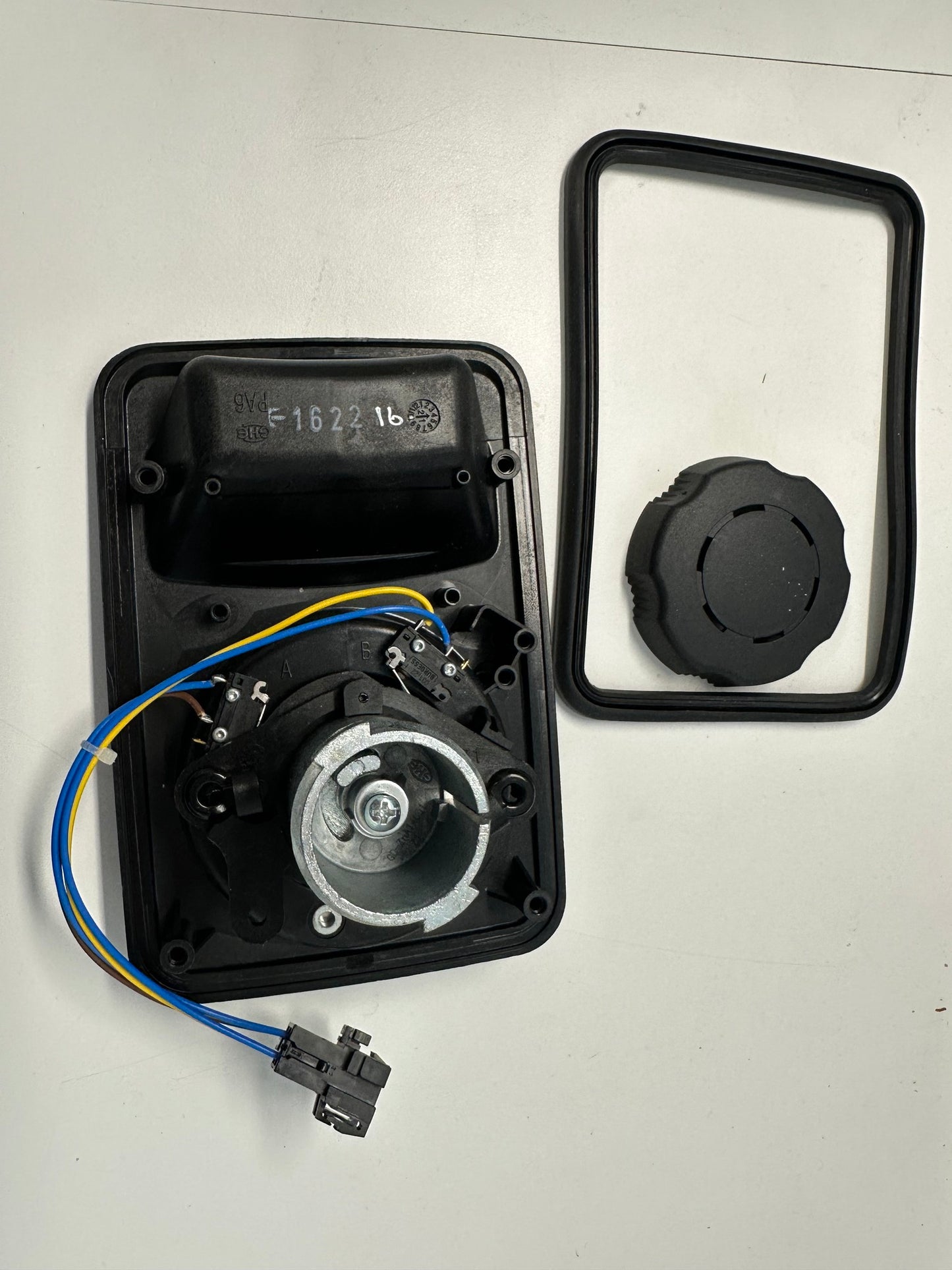 AGE2641 - Van Hool Door Lock