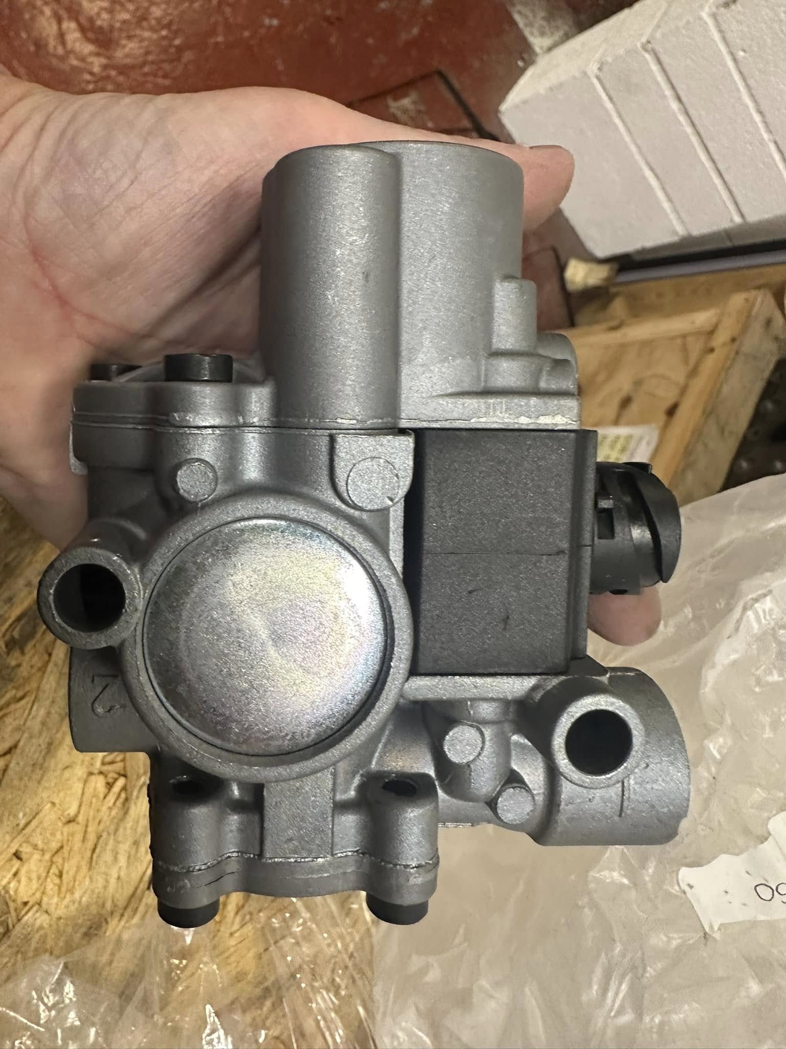 NGE0078 - ABS Solenoid Modulator Valve - Wabco 4721950550 - Network Bus & Truck Parts - Image 2