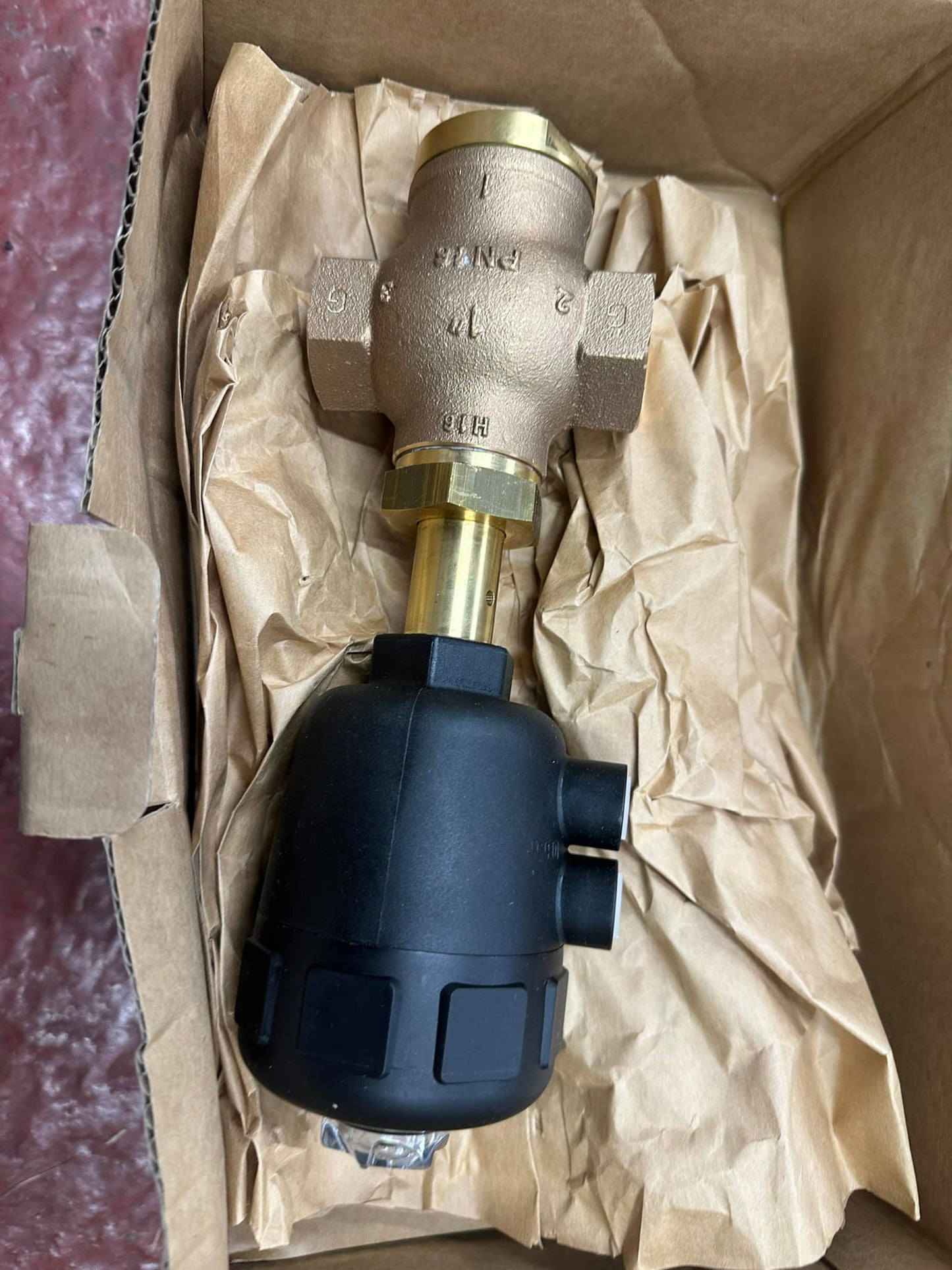 NV0012 - Piston Operated Seat Valve