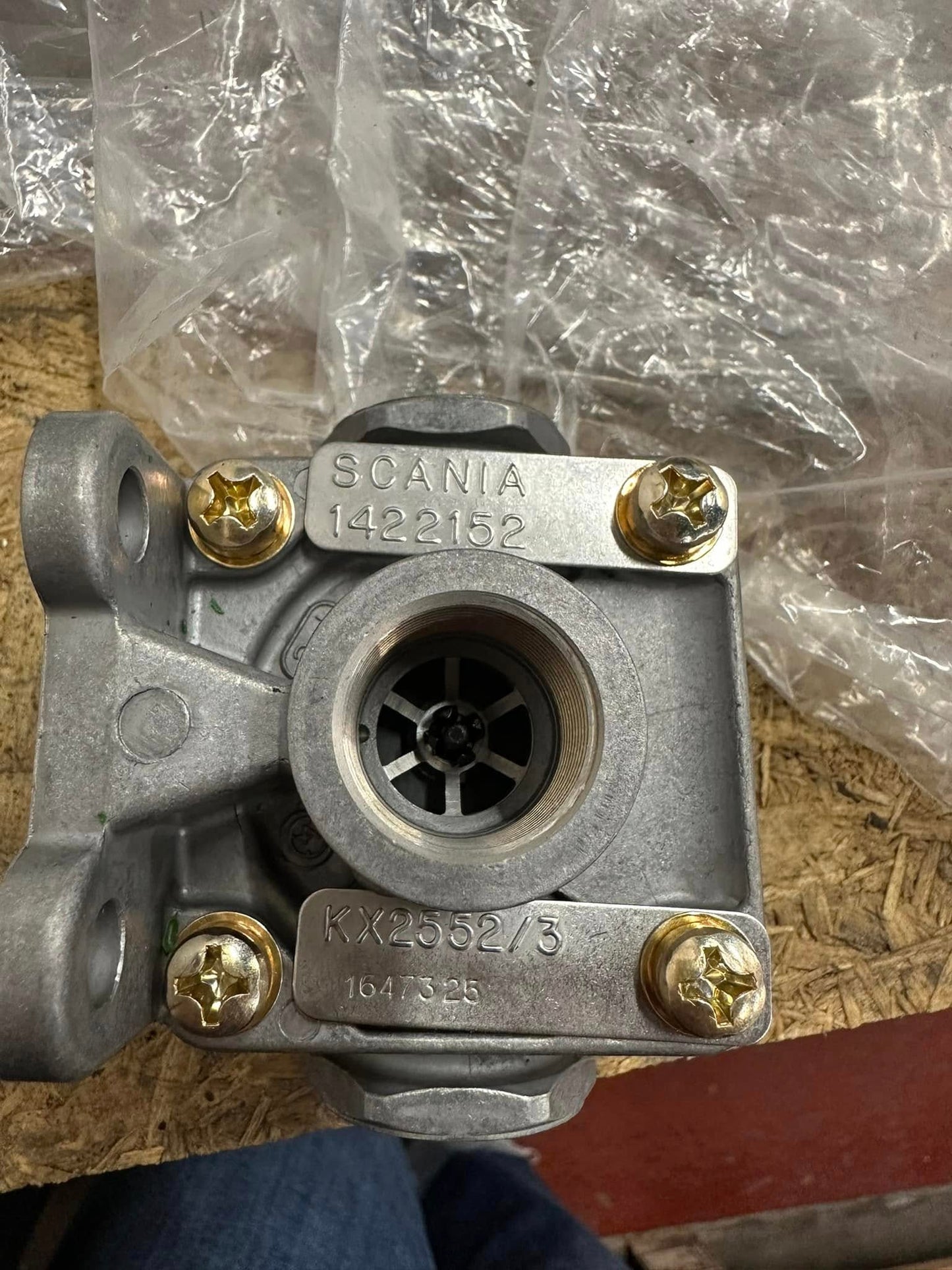 NV0013 - Quick Release Valve - Knorr Bremse - KZ2552/3 - Network Bus & Truck Parts